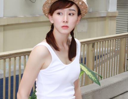 Новые фото актрисы Ху Цзин в путешествии