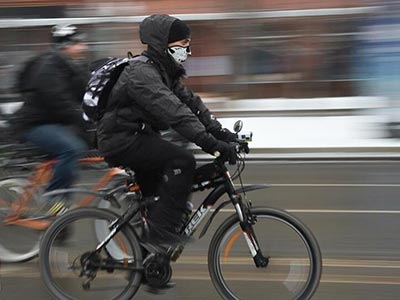 Первый зимний парад велосипедов прошел в Москве