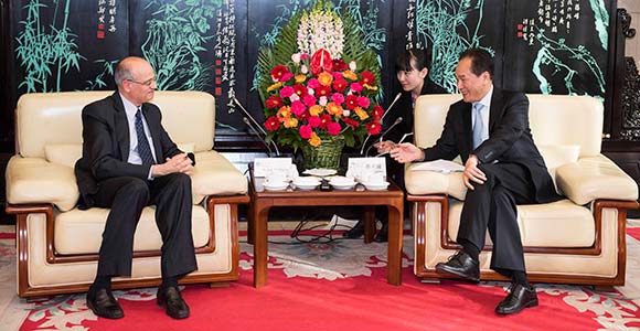 Цай Минчжао встретился с новым послом Индии в КНР