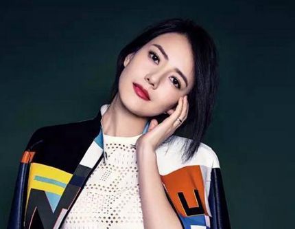 Актриса Гао Юаньюань попала на обложку модного журнала