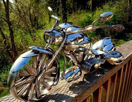 Мотоцикл, сделанный ложками