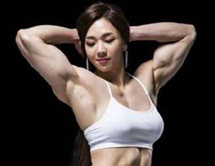 Мышцы у корейской красавицы