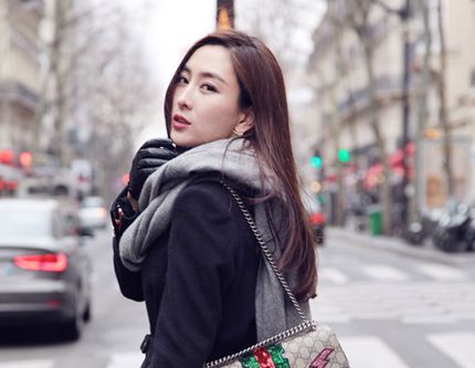 Снимки актрисы Ма Су на улице Парижа