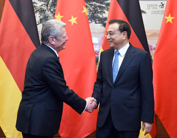 Ли Кэцян встретился с президентом Германии Й. Гауком