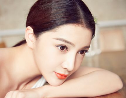 Новые фото красовки Жэнь Цзяо