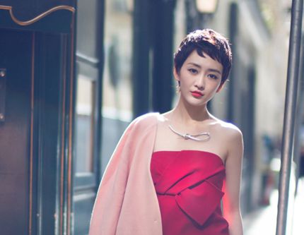 Фотосессия актрисы Ван Оу в винтажном стиле