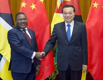 Ли Кэцян встретился с президентом Мозамбика Ф.Ньюси