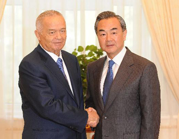 Президент Узбекистана И.Каримов встретился с министром иностранных дел КНР Ван И