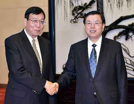 Чжан Дэцзян встретился с председателем парламента Таиланда П. Вичитчолаем