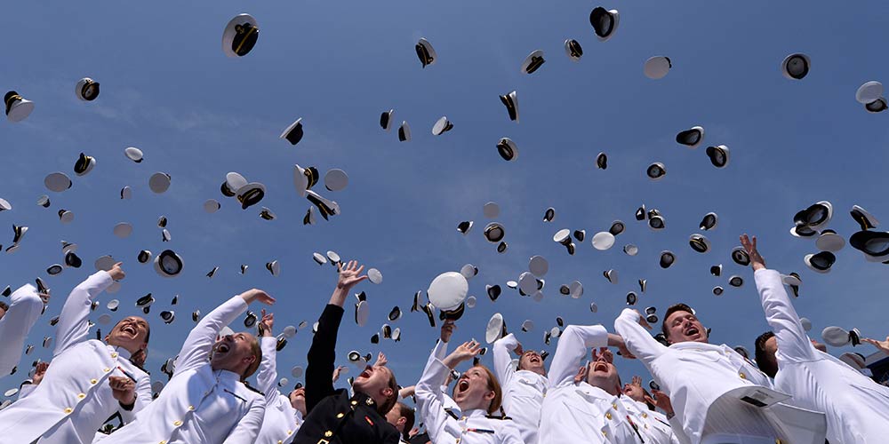 Выпускная церемония в Военно-морской академии США