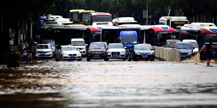Проливные дожди вызвали затопление в Центральном Китае