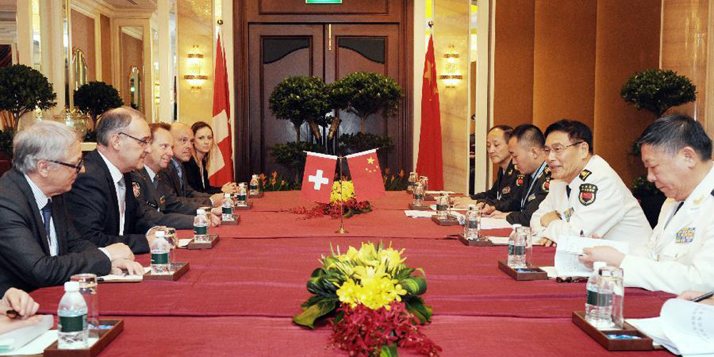 Китай надеется на развитие межармейских отношений со Швейцарией, соответствующих 
уровню межгосударственных отношений -- Сунь Цзяньго