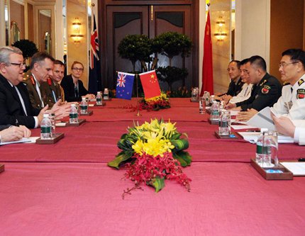 Сунь Цзяньго встретился с министром обороны Новой Зеландии Джерри Браунли