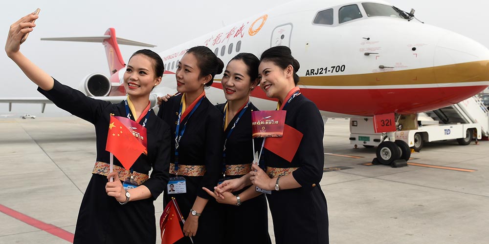 Первый китайский среднемагистральный авиалайнер ARJ21 сдан в коммерческую эксплуатацию