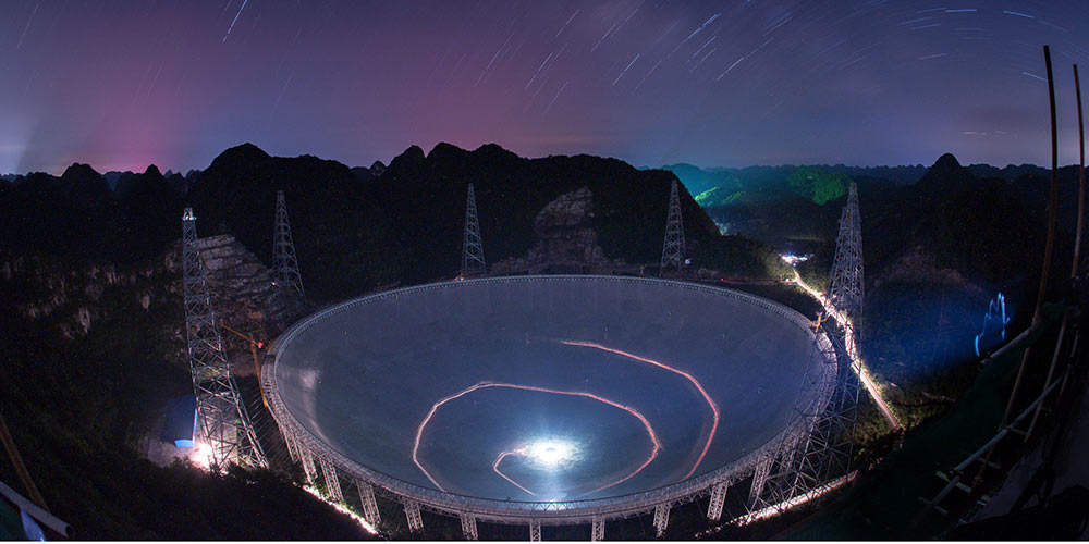 "Взгляд за пределы неба" -- Новый радиотелескоп в провинции Гуйчжоу