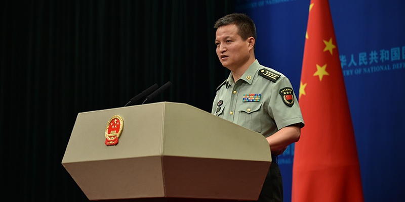 Китайская армия готова непоколебимо защищать суверенитет и безопасность государства, 
его морские права и интересы -- Минобороны КНР
