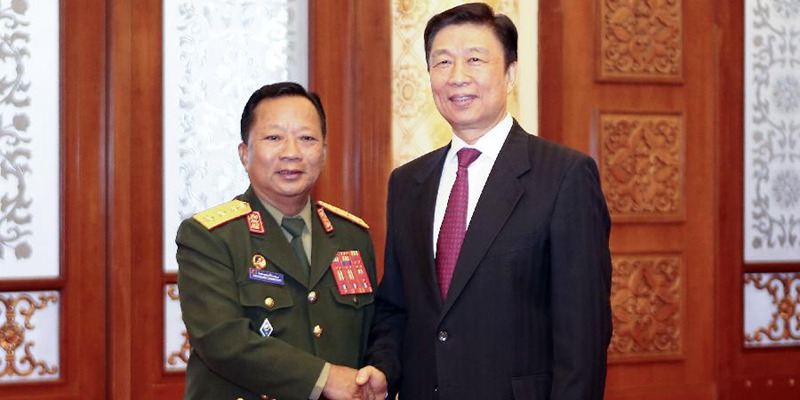 Ли Юаньчао встретился с министром обороны Лаоса