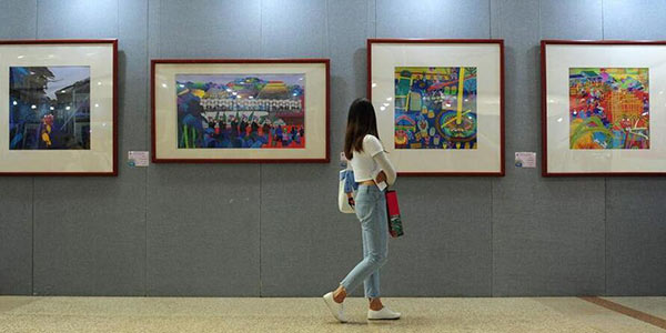 Творческая выставка самобытных художников народности дун открылась в Пекине