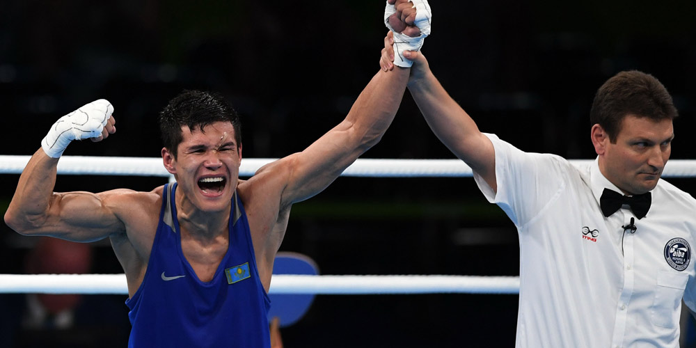 Казахстанский боксер Д. Елеусинов завоевал олимпийское "золото" в категории до 69 кг