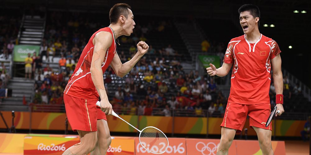 Китайские бадминтонисты Фу Хайфэн и Чжан Нань завоевали золото в парном разряде на 
Олимпийских играх в Рио-де-Жанейро