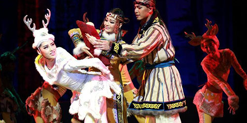 Танцевальный спектакль "Уссурийский эпос" на 5-м Фестивале искусств национальных меньшинств Китая