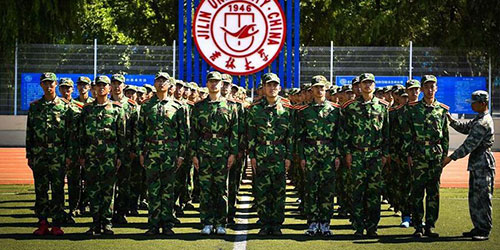Военно-тренировочные сборы для будущих первокурсников Цзилиньского университета