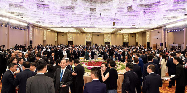 В Ханчжоу состоялся вечерний банкет "Деловой двадцатки"