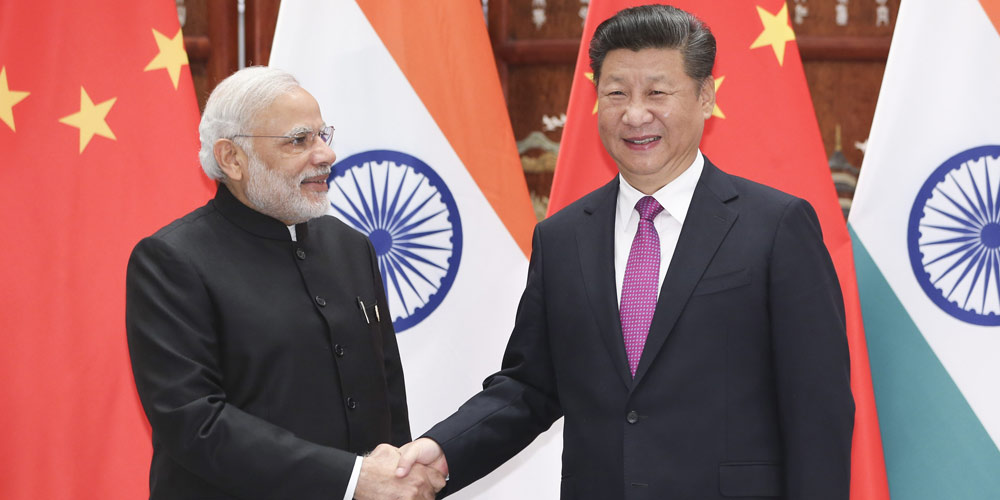 Китай стремится к достижению новых сдвигов в дружественном сотрудничестве с Индией 
-- Си Цзиньпин