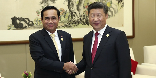 Си Цзиньпин встретился с премьер-министром Таиланда Праютом Чан-Оча