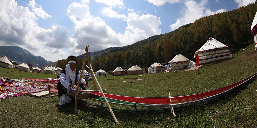 На II Всемирных играх кочевников в Кыргызстане открылся этногородок "Кыргыз айылы"