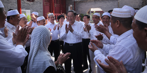 Юй Чжэншэн призвал объединить усилия различных социальных слоев для построения среднезажиточного 
общества