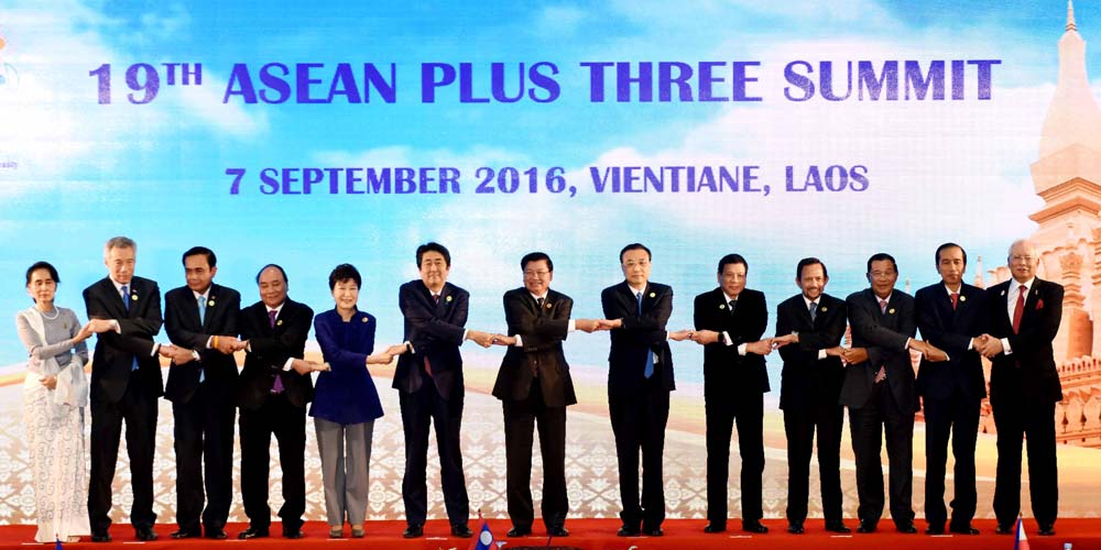 Ли Кэцян призвал содействовать прагматичному сотрудничеству в формате "10 плюс 3"