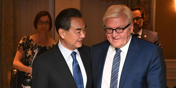 Ван И встретился с министром иностранных дел Германии Франком-Вальтером Штайнмайером