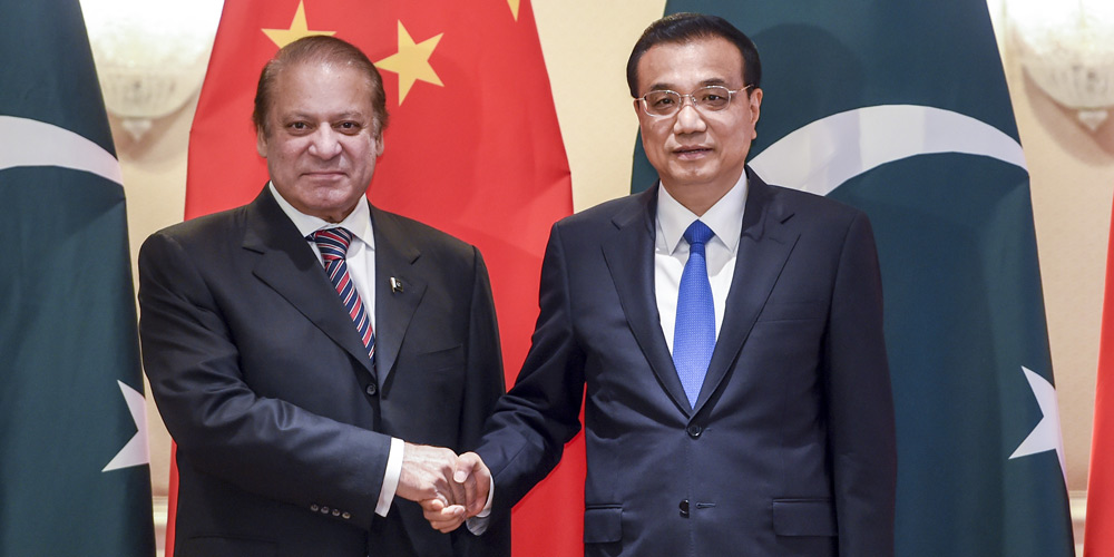 Ли Кэцян провел встречу с премьер-министром Пакистана Навазом Шарифом