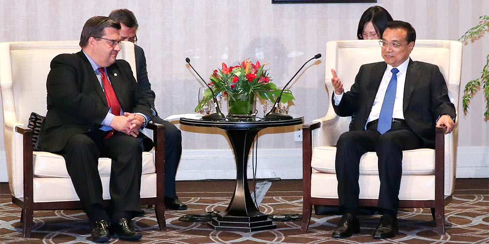 Ли Кэцян: Китай готов совместно с Канадой создать новые точки роста местного сотрудничества