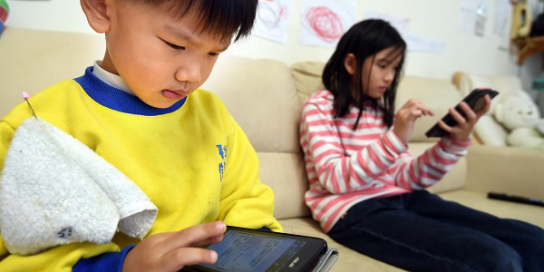 Китайские дети появляют высокую сообразительность при пользовании Интернетом – доклад