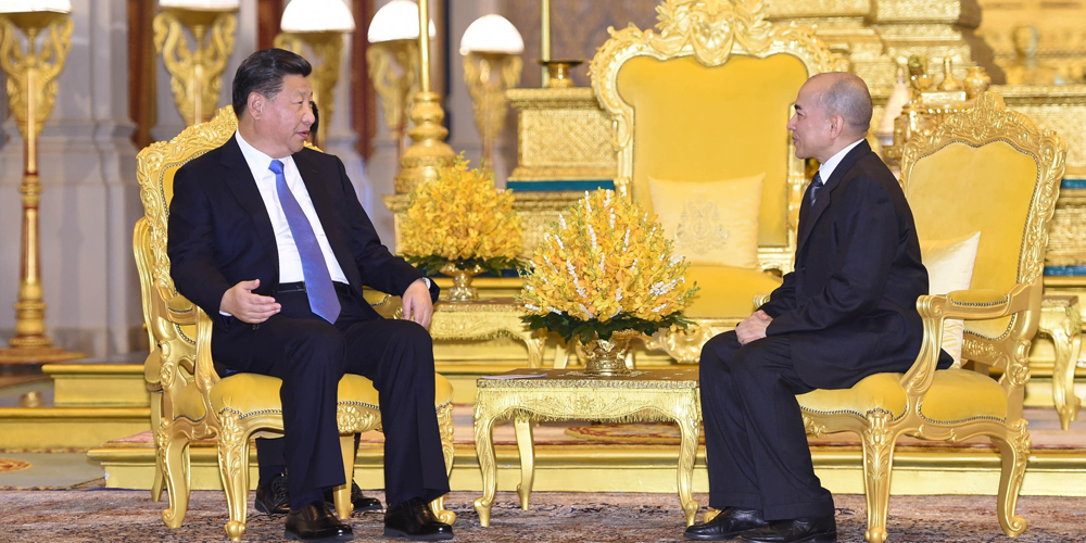 Си Цзиньпин встретился с королем Камбоджи Нородомом Сиамони