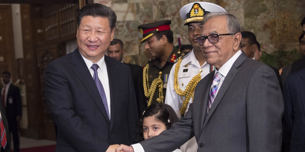 Си Цзиньпин встретился с президентом Бангладеш А.Хамидом