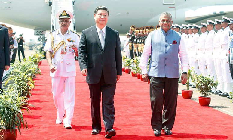 Си Цзиньпин прибыл в индийский город Гоа для участия в 8-м саммите стран БРИКС