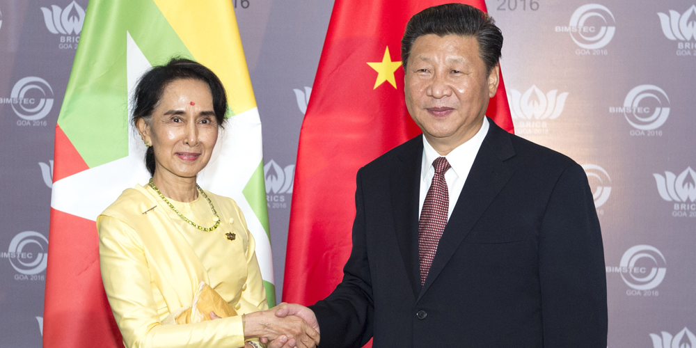 Председатель КНР Си Цзиньпин встретился с государственным советником Мьянмы Аун Сан 
Су Чжи