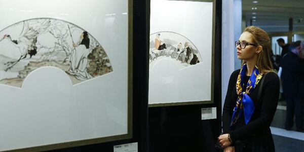 В штаб-квартире ЕС открылась выставка китайских расписных вееров