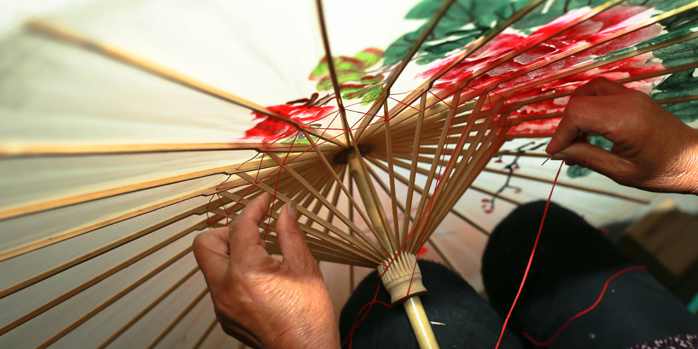 Бумажные зонтики из Цзялу -- узнаваемый образ Китая