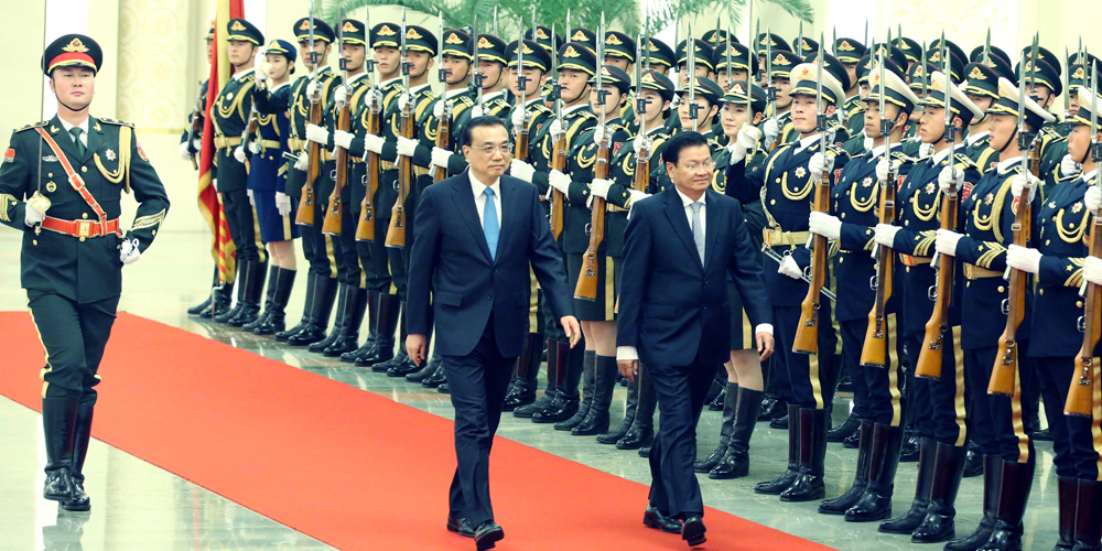 Ли Кэцян провел переговоры с премьер-министром Лаоса