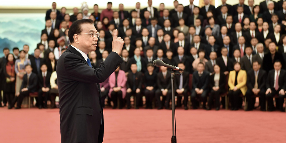 Премьер Госсовета КНР призвал к развитию индивидуального предпринимательства