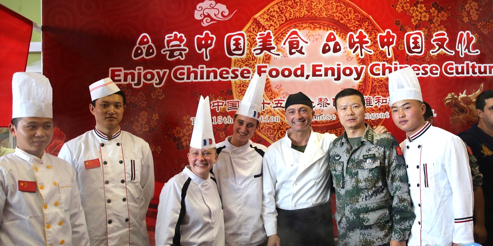 Китайские миротворцы устроили благотворительную дегустацию китайских блюд в штабе ВСООНЛ
