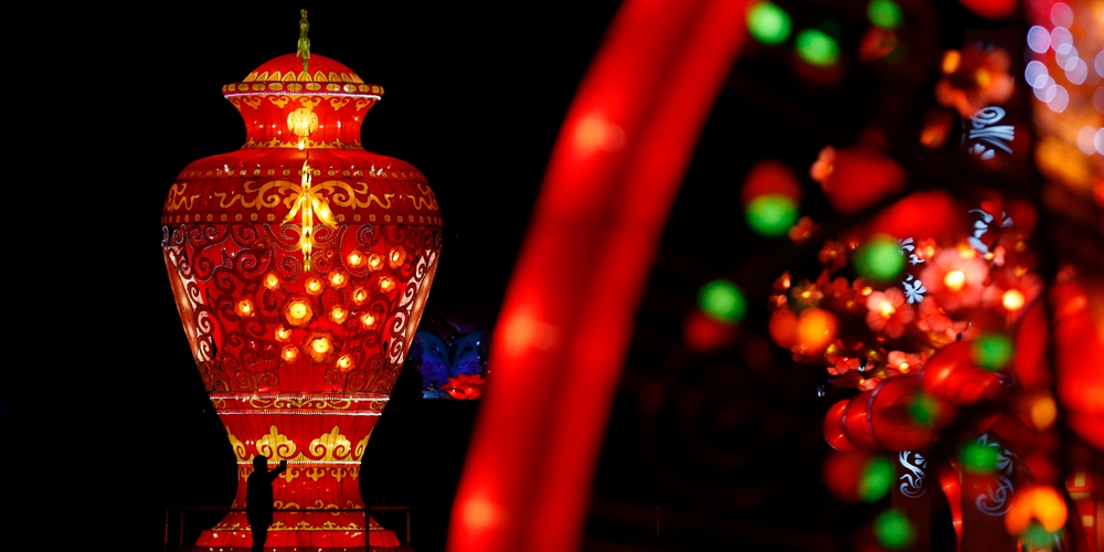 Новогодний фестиваль фонарей в Пекине