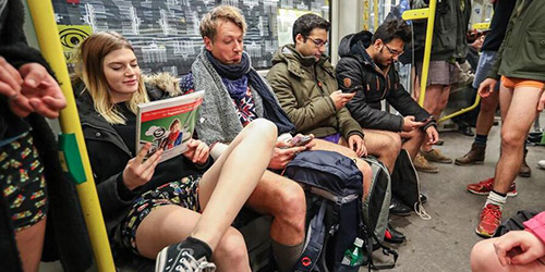 Флешмоб "В метро без штанов" в Берлине