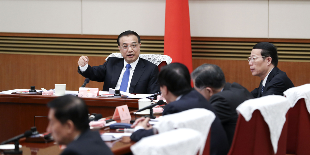 Китай будет стремиться к прогрессу при сохранении стабильности -- Ли Кэцян