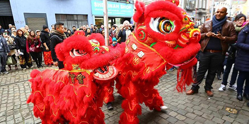 Танцы львов в китайском квартале Антверпена