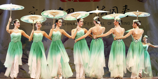 Китайские артисты дали в Янгоне представление в честь праздника Весны